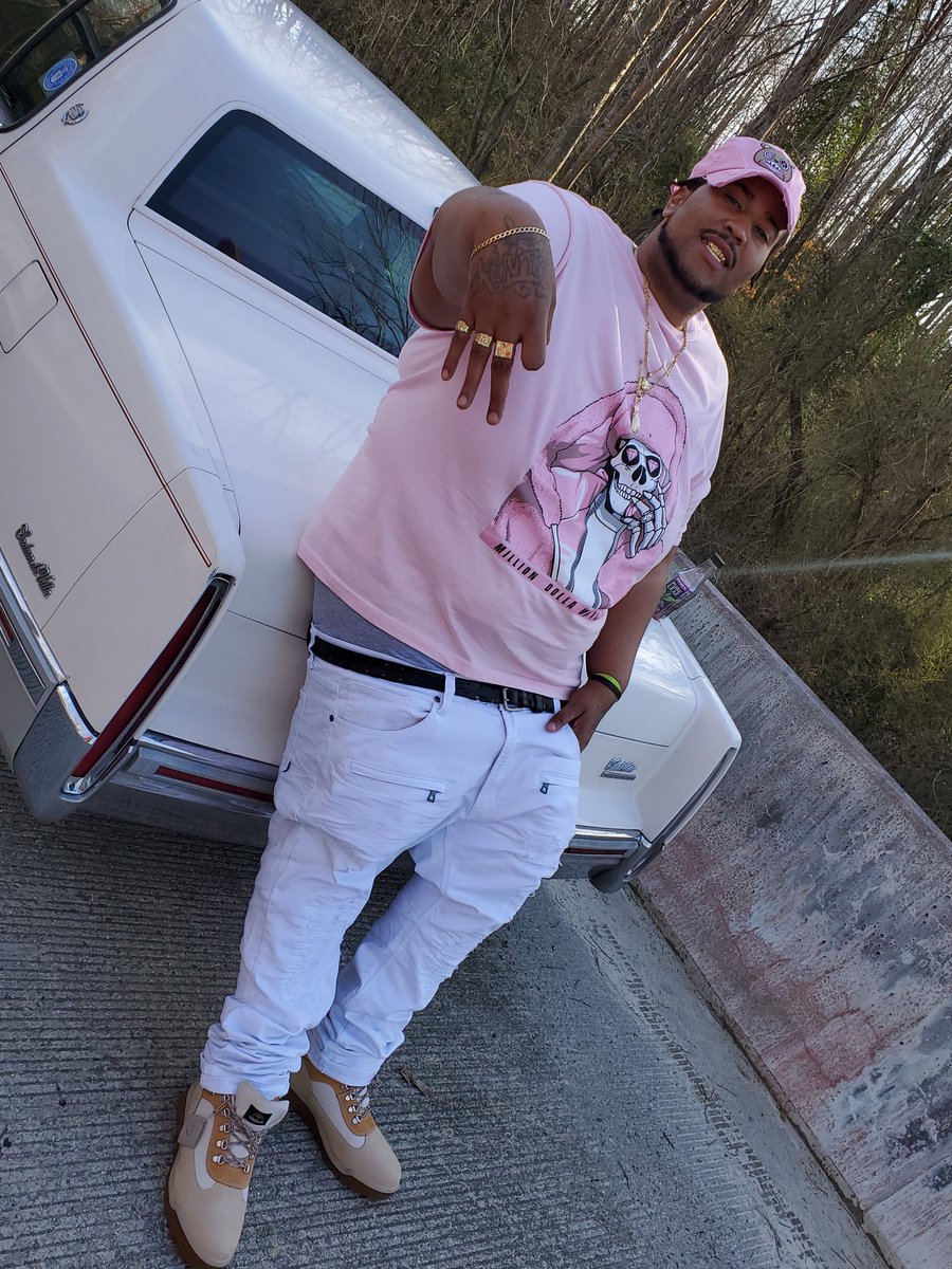 spadeymason's tweet photo. 🤔Blue check✅...🙅🏽‍♂️🚫 No Twitter 🦍 https://t.co/Sz4KzKHT6r