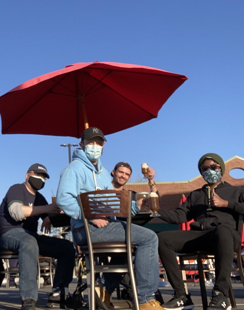 washheights44's tweet photo. Bayside Applebee’s parking lot outdoor dining is a sight to behold. Some well deserved post-petitioning beverages!
With @trickleupnyc, @themorgantrail & @ThomasGracin
#PetitionForYang https://t.co/9weMHd4mXN