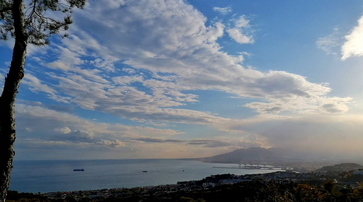 VTrascastro's tweet photo. @MALAGA_METEO @Rosupersantiago @jcsanchezcanete https://t.co/6iSwN00cEB