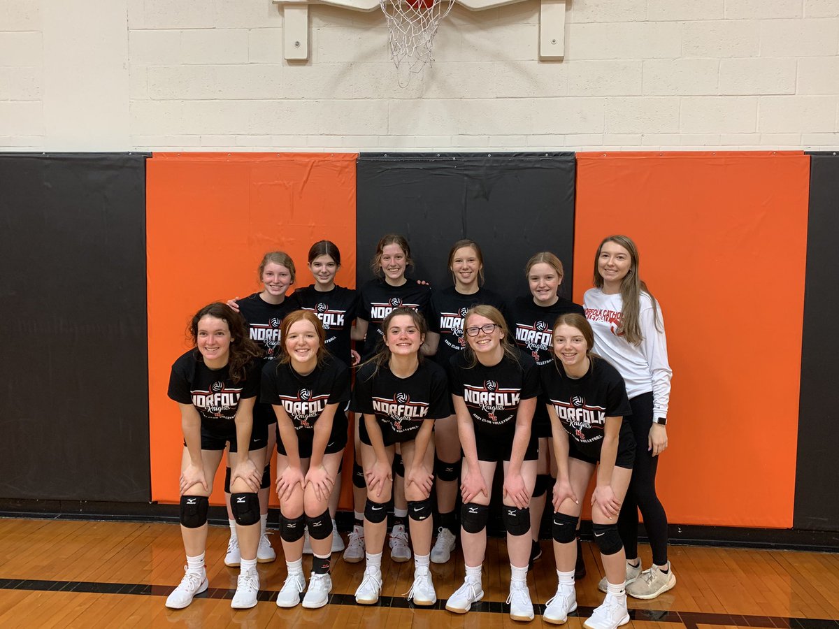 pam_pamwolf's tweet photo. Lady Knights volleyball having been working hard in the off season!! Getting touches, working together, and making each other better!! Keep up the good work ladies!! 🏐🏐 https://t.co/6myx7tu3dc