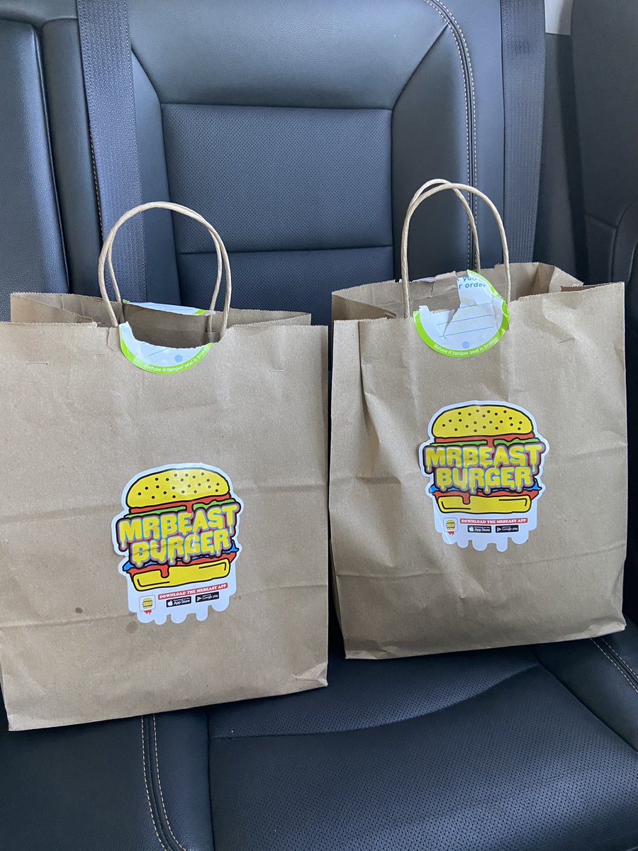 tgilesband's tweet photo. @MrBeast birthday party today. #chrisstyle #beastburgers https://t.co/otOe3DbWEK