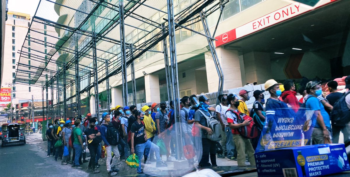 rodelriddle's tweet photo. The representation of Filipino hard labor. A day’s wage in construction will not be enough for their family to be safe and have food in the table. Ultimate sacrifice. Because leadership in this country has different priorities. https://t.co/M6E964GM9C