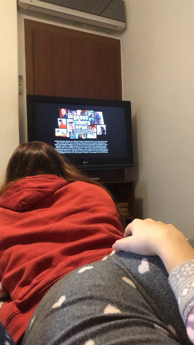 martaabal8's tweet photo. Te voy a felicitar en todos lados? Pues efectivamente. Felices 19 te quiero un 🥚 https://t.co/hT1JdoVn2l