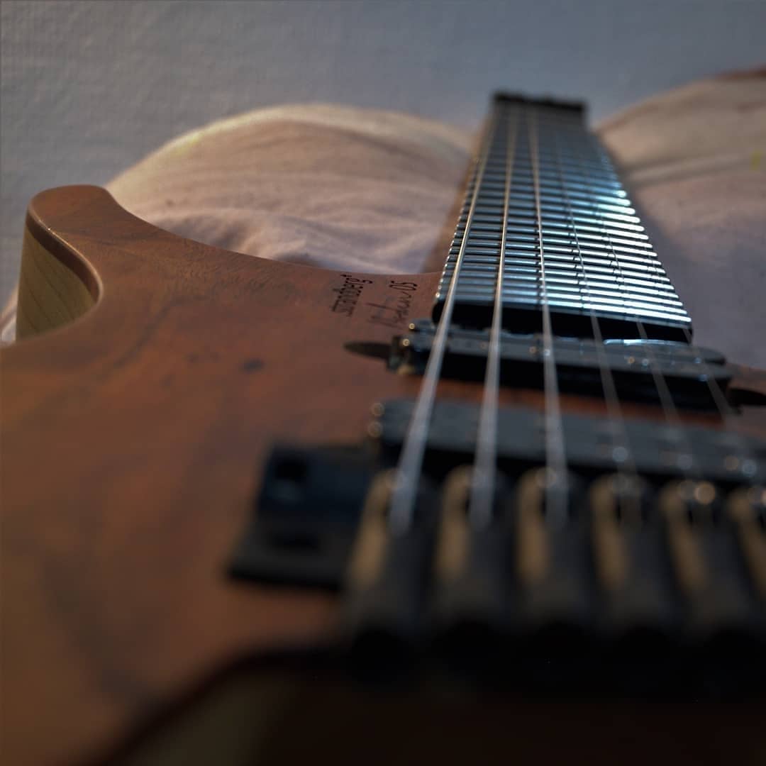 strandbergGuit's tweet photo. Getting up close and personal on this Boden OS from @djazzyboi. 🔍
#strandbergguitars #strandberg #repost #guitar #headlessguitar #boden #bodenos #feelbettersoundbetter #goheadless https://t.co/ydfrZL6tGj