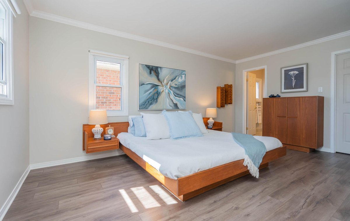 bel_lelli's tweet photo. JUST LISTED 1175 Pebblestone Cres., Pickering $1098000 Renovated 4+1 bed, 4 bath, 2 storey on a cul de sac. Chef's Kitchen, walk-out to backyard oasis, 8ft Arctic Hot tub #justlisted #forsale #newlisting #toprealtors #expertmarketers
https://t.co/npOA2ZRHkJ https://t.co/Rj6QiqTtoj