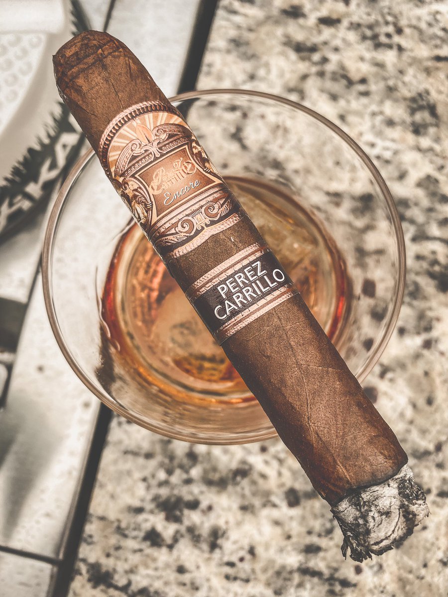 stogiedad's tweet photo. Lighting the @officialprimo up for some steaks and trying a couple of firsts for me...@oldforester 1920 #ProhibitionStyle and an @EPCarrillo #Encore. Itβs gonna be a fine evening. #nowsmoking #CigarLife https://t.co/VmhAIqXW5i
