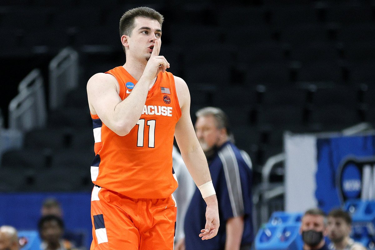 BleacherReport's tweet photo. SYRACUSE UPSETS NO. 3 WEST VIRGINIA 🍊

March Madness is HERE. https://t.co/3kkVUu6M6F