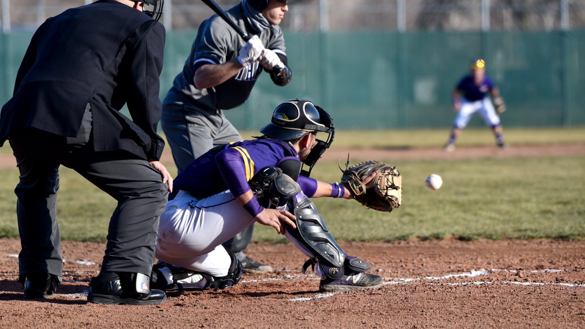 ECSoaringEagles's tweet photo. Ithaca's pitchers held @ElmiraBaseball in check on Sunday, leading the Bombers to wins in both halves of a doubleheader on a beautiful afternoon at Freeman Field #d3b #e8base
π: https://t.co/KYb7CtCgTW https://t.co/rKHKPcZNlo