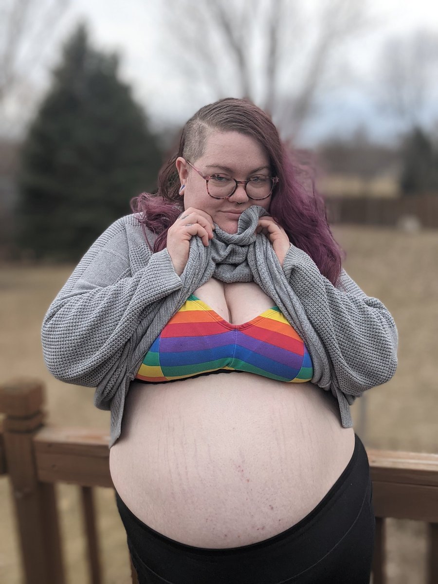 BatterSugar's tweet photo. Sir said I didn't have it in me, but I showed them off outside for the world to see!

Still hiding a little, but feeling cute ❤️💋 https://t.co/Sm7TsYAdfh