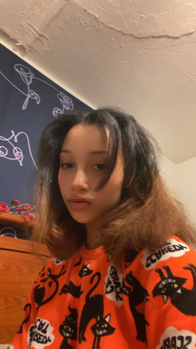 studymozart's tweet photo. Face reveal (´∀｀*)?  Be nice (≧∀≦) https://t.co/QSBTPffQjS