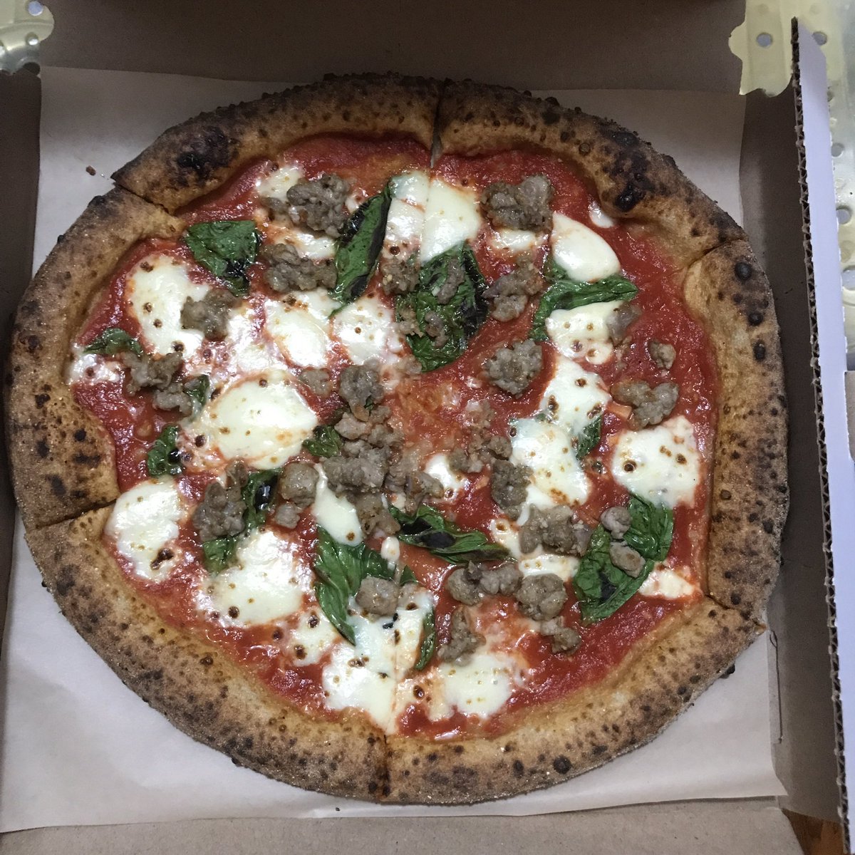 fantailmedia's tweet photo. Doing that #keepcalmandcarryout thing; across the tracks a bit with @NorthernPizzas . #curbsidepickup #pizza  #Minneapolis https://t.co/frfxeS2QXV