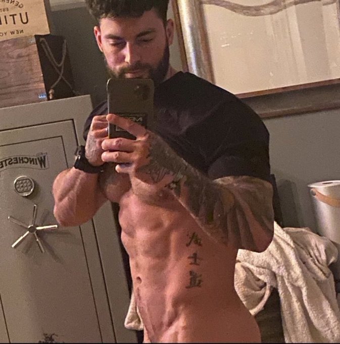 NEW VID UP! https://t.co/rzaiC9BSdq https://t.co/ELmYvCI1tI