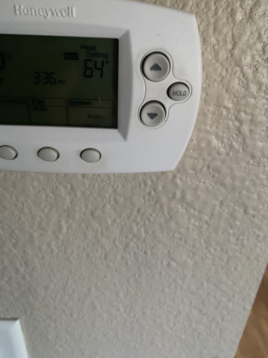 greg_monteleone's tweet photo. For the #365challenge we have been asked to #droptheheat. Our temp usually sits around 79 but we have tried to bring it down to around 66. https://t.co/6JyMzYB1cF