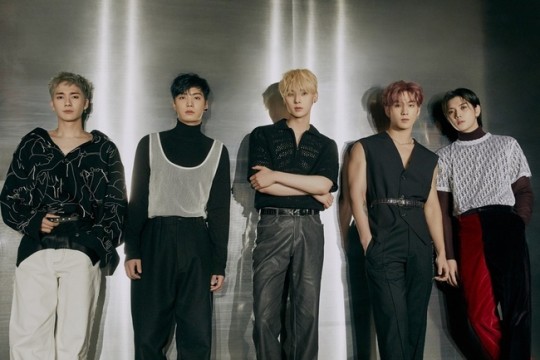 Melodia_Muse's tweet photo. [TRANSLATION] 210322 Excerpt of #BraveGirls mentioning NU'EST in interview about "Rollin'" reversal

#뉴이스트 #NUEST @NUESTNEWS 

Source https://t.co/7aVDq21W3c https://t.co/A0tvxh12jW