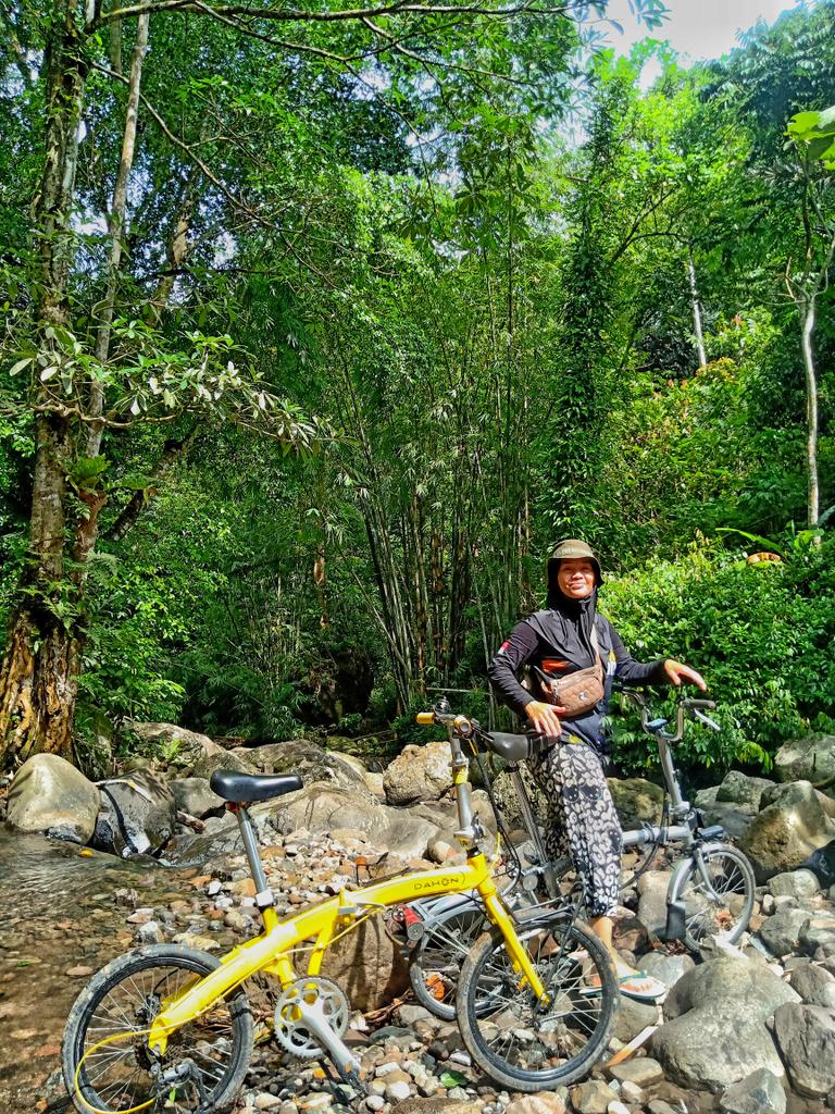 oh ini yg namanya seli... ya ampun kudet kuper bin kupluk nya akuu..