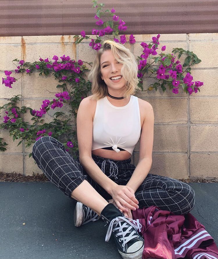 FCKITELLIE's tweet photo. hey cutie! here’s a few good ones, last one featuring my son 💜 https://t.co/b4R5rs2qCb