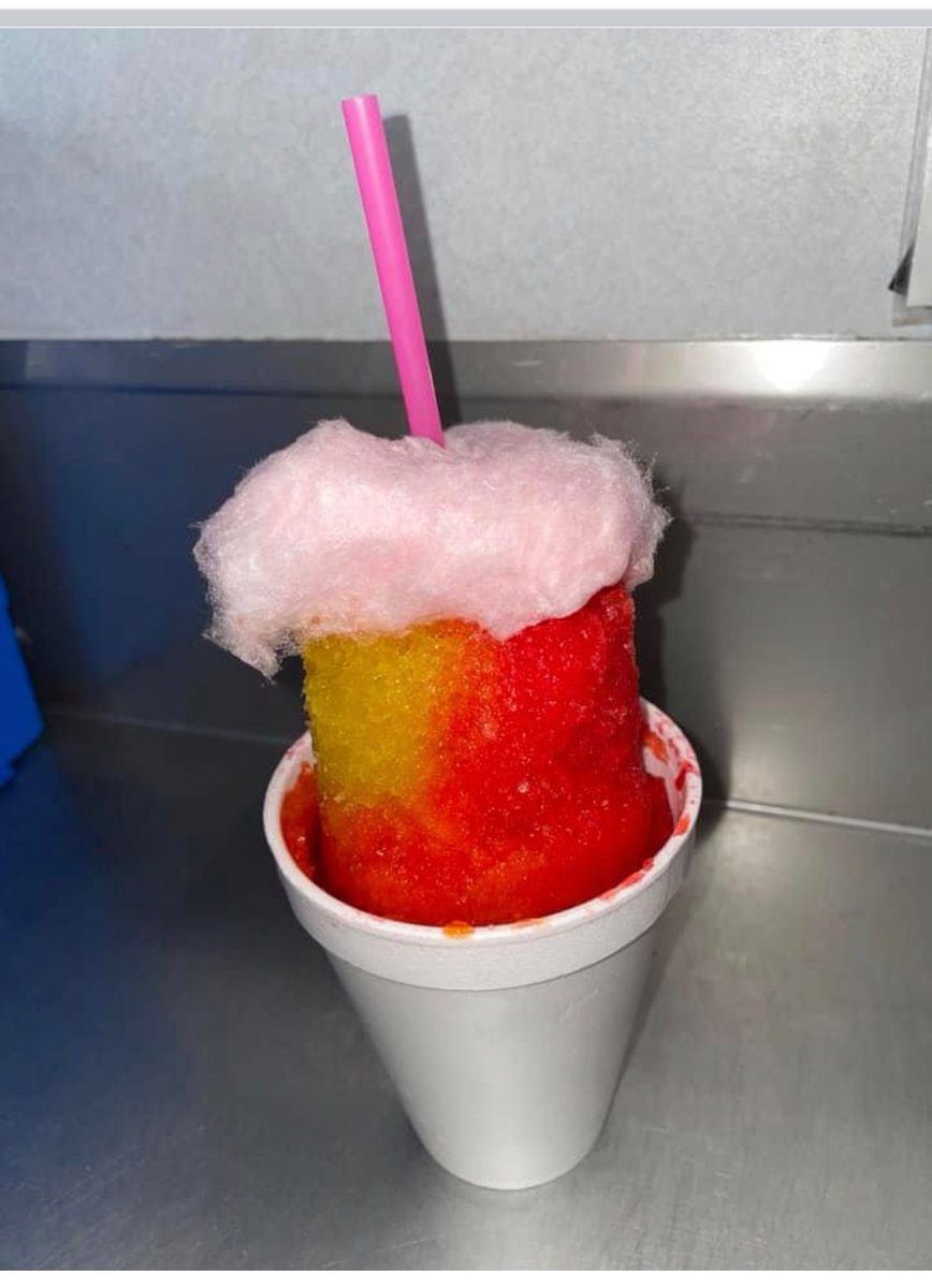 DistillerLandry's tweet photo. Thank you Snowball Factory in #NewIberia for creating the Cotton Candy Rum snowball inspired by the rum I made on the last episode of #Moonshiners. If you’re in the #Acadiana area, grab one soon! #DiscoveryChannel #MasterDistiller #MagillaEntertainment #BayouShiners #Louisiana https://t.co/Oj8klRrNxm