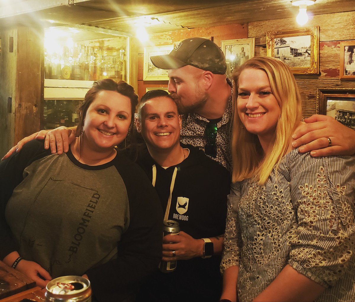 812farms's tweet photo. Always a great time with amazing folks! #eatlocal #drinklocal #buylocal #storyinn https://t.co/a5pqAKUQwg