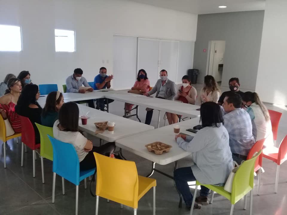 Rspqro's tweet photo. Seguimos con nuestras reuniones de estructuras, hoy tocó el encuentro con los representantes del Progresismo en San Juan del Río. Nos declaramos listos para lo que venga. #SeguimosAvanzandoyConstruyendo #EsTiempoDeAyudar #SanemosaMexico #RSP #TodosSomosUno https://t.co/1FYNBqzUrJ