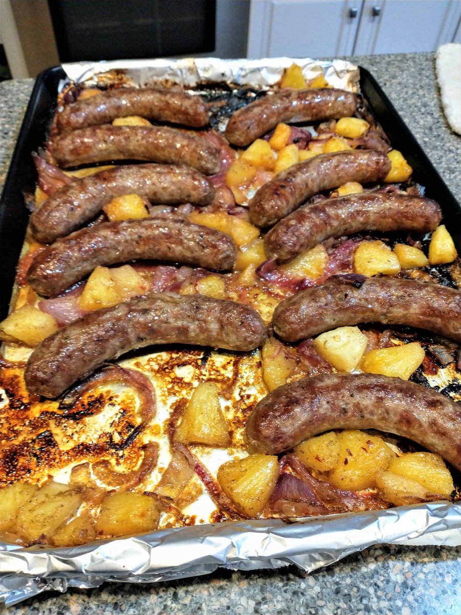 DStan58's tweet photo. #SheetpanSupper Sweet Italian sausage. Fresh pineapple. Lots of onions. Drizzle with ginger lime vinaigrette. Throw on some cilantro. Serve over basmati rice.  [Reciple from NY Times] https://t.co/8odmcFgpyz