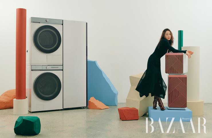 krystclass's tweet photo. Krystal for Harper's Bazaar Korea April issue https://t.co/g4pJqVR5XX