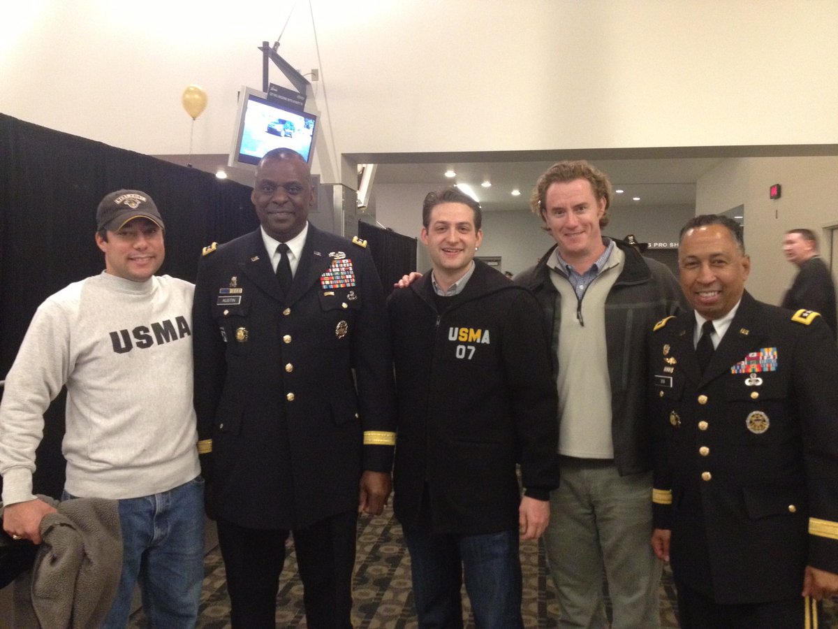 Patrick_J_Regan's tweet photo. Thought provoking segment on @60Minutes tonight. We learned 9 years ago that Gen Austin is a gracious, patient, and humorous man. But we also learned to take our pic and move on. Great to see this man leading overdue change #armynavygame https://t.co/fJ6iMt7JJ7