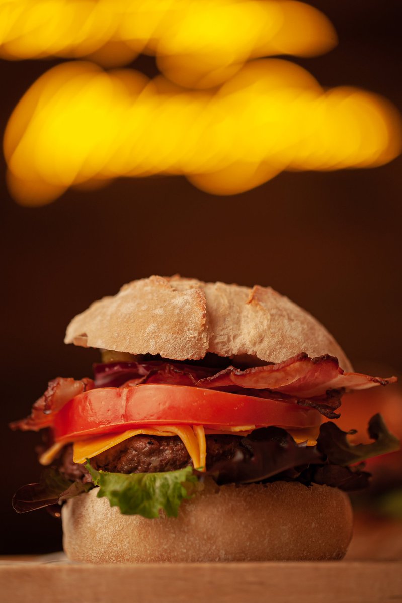JSeijo3's tweet photo. Desde que saco fotos a la comida, he descubierto un amor absoluto por las hamburguesas 🤤🤤❣️❣️ https://t.co/zdbhKvS7FF
