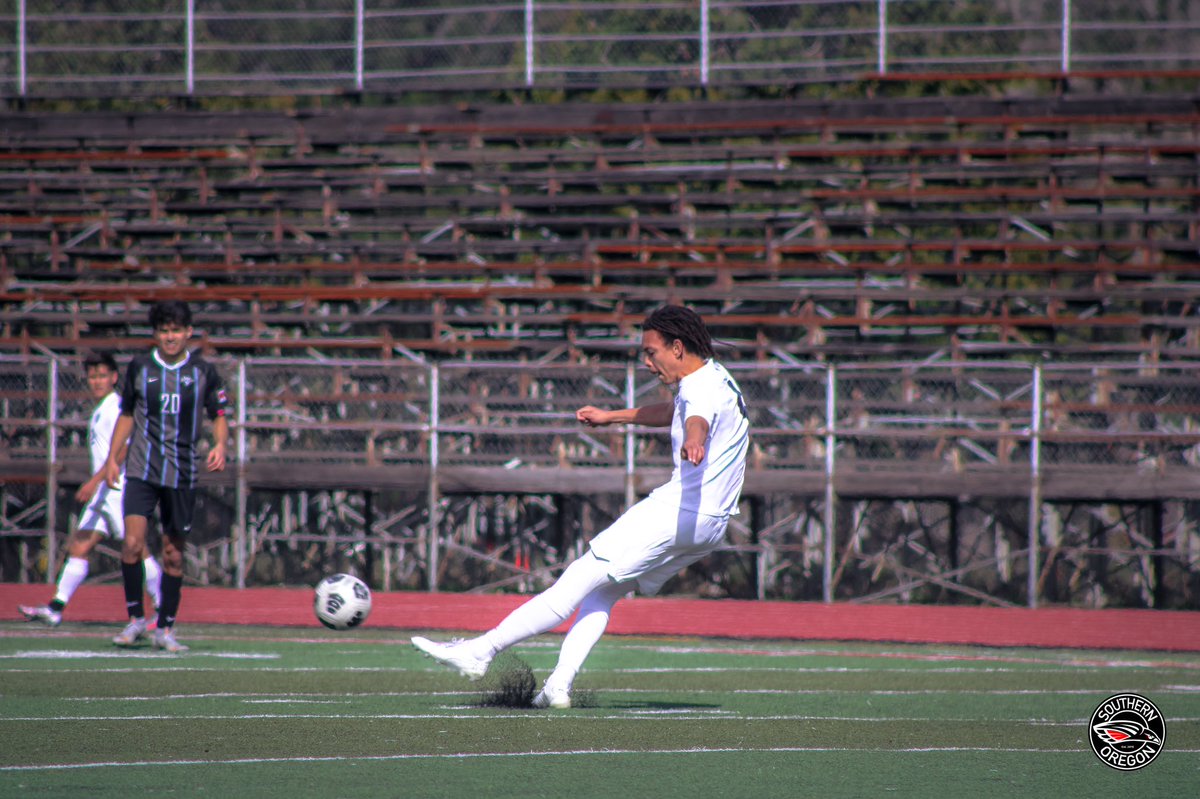 SOUMensSoccer's tweet photo. 46’ | Alright, that’s been handled. We are back underway. 

SOU 0, WP 1.

#RaiderUp | #SOUvWP https://t.co/y4LIqxMPdw