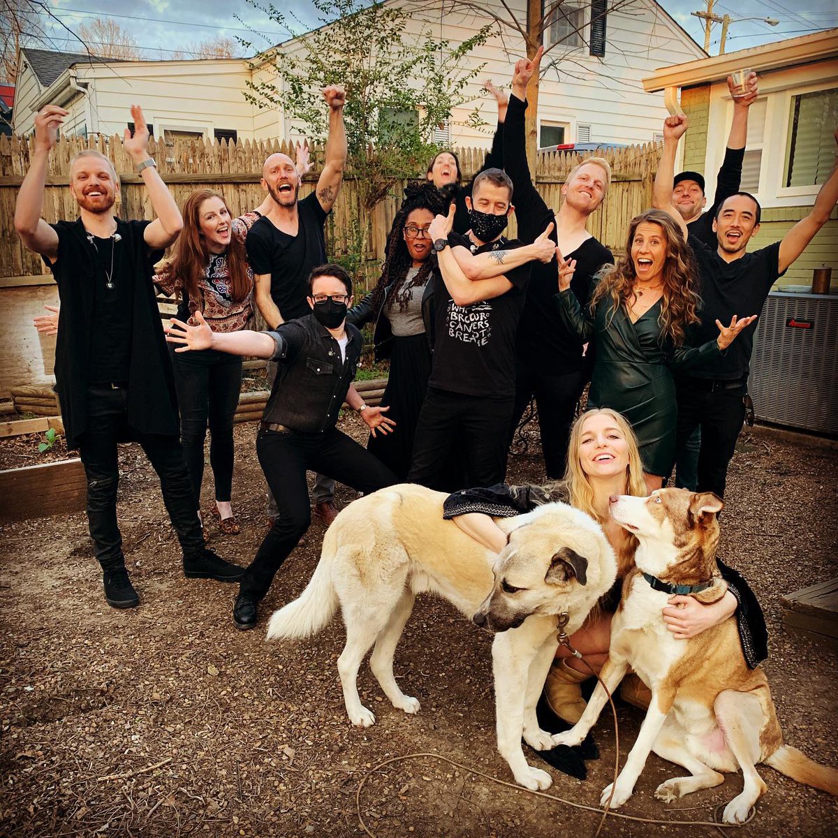 DeltaRae's tweet photo. The Dark Show. TONIGHT! Link in bio. #getyourkey 

https://t.co/IfqZvQXRwX https://t.co/fj0CUxOcm9