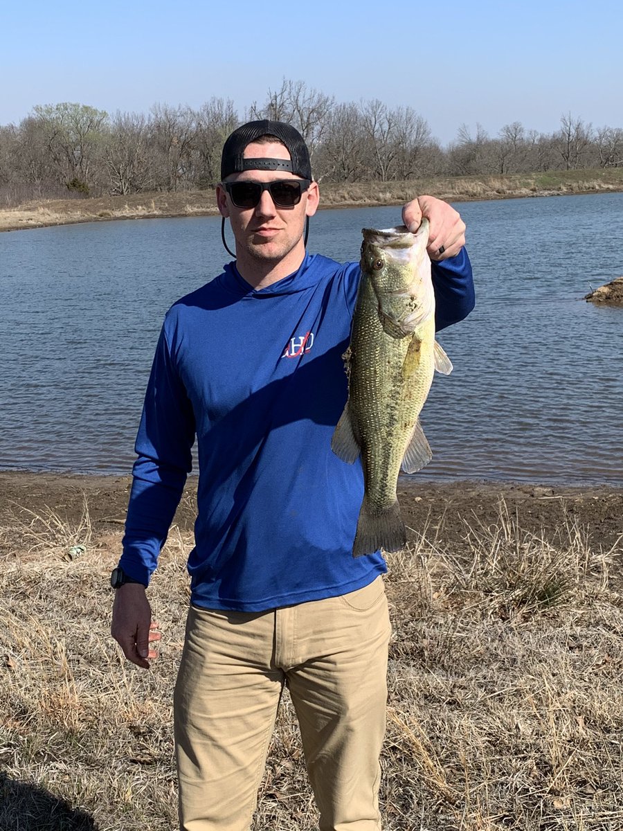 bryan_schooley's tweet photo. Pond to pan to plate. 🎣 

#godisgood #fishtoeat #pondtoplate #bassfishing #rippinglips #ditchpickle #bass #godscountry #oklahoma https://t.co/QfqzSFoRiF
