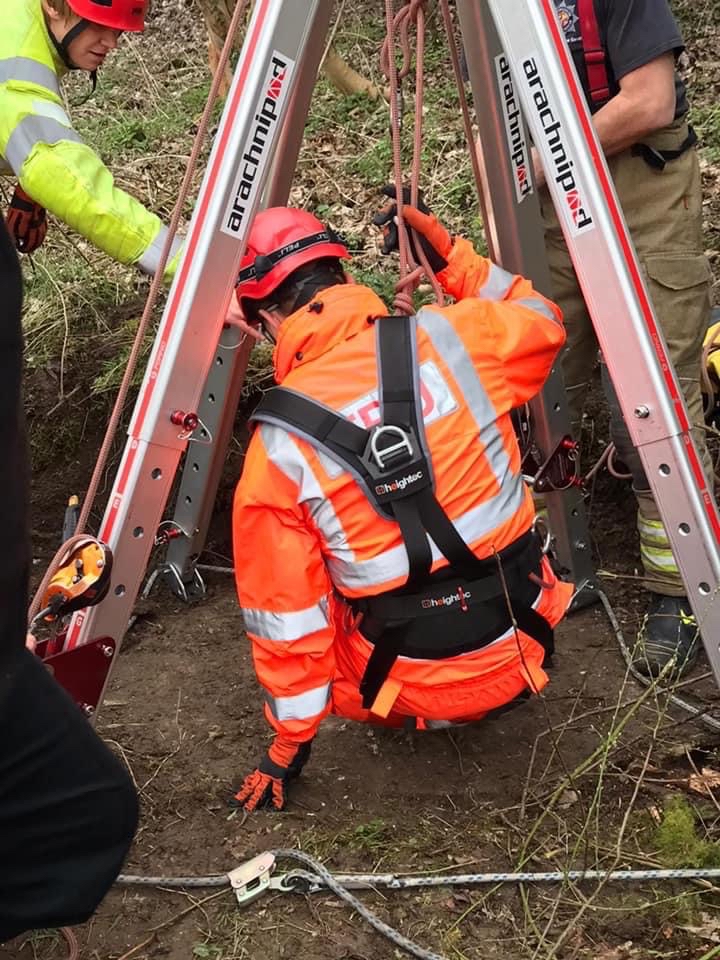 MetroRodBedford's tweet photo. Dunstable firefighters rescue Rebel the Staffordshire bull terrier from a storm drain. Rebel had unfortunately fell 5m down the drain after chasing a cat. The crew lowered a firefighter via confined space man entry into the drain &amp; safely rescued the very thankful Rebel. https://t.co/4ITOt7Jpfu