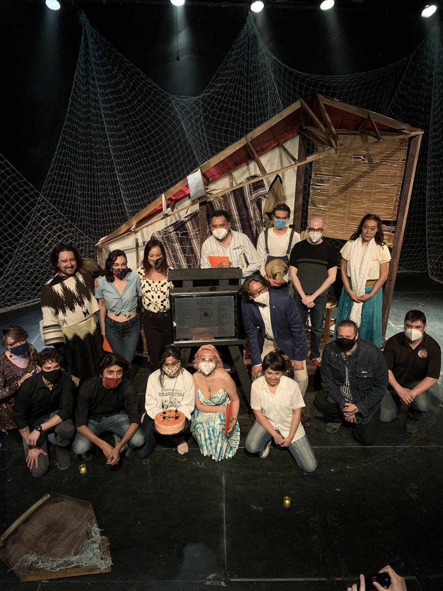 Hoy tocó develación de placa de <a href="/CortejoAC/">Cortejo Producciones</a> por 10 existosos años de producción teatral y el estreno de #JuanYLaMuerte (dom. 11am y 1pm), todo en la reapertura del extrañado <a href="/ForoShakespeare/">Foro Shakespeare</a> 🎭 #findesemanateatral 👏🏽👏🏽👏🏽