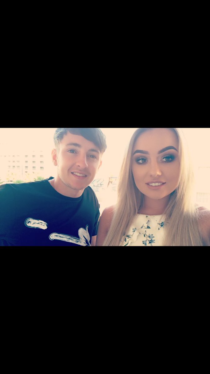 deanhawkshaw's tweet photo. Happy birthday to you @laurenfarren_ I love and miss you more than you can imagine and can’t wait to have you back❤️❤️❤️ hope you have the best day https://t.co/MmpHYcO7a0