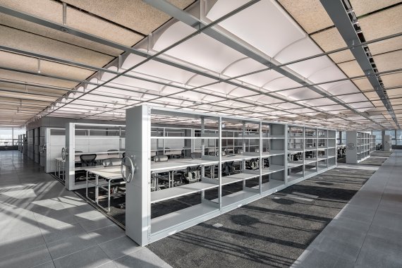 BTSPressData's tweet photo. Big Hit Entertainment will move into their new building in Yongsan today, ushering in the HYBE era.

The building has 19 above ground &amp; 7 below ground floors, 60,000sqm of space, &amp; will house over 1,000 employees.
A museum space will be opened for the public in the basement. (+) https://t.co/2uhRp8GBaP