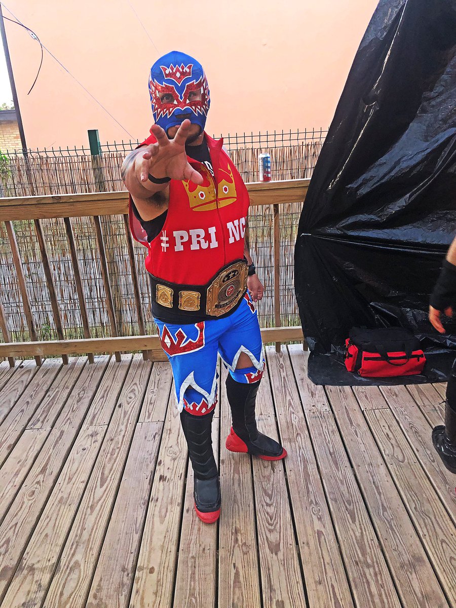 PrincipeCelest2's tweet photo. Hoooy me corono como el New South Texas champion Wrestling Revolution !!!! Esto va dedicado hasta el cielo mi abuelita & mi Padrino!! 😭🙏🏼🙏🏼🙏🏼....
#Misangeles
#Livingmydreams
#Prince https://t.co/snP0uawecC