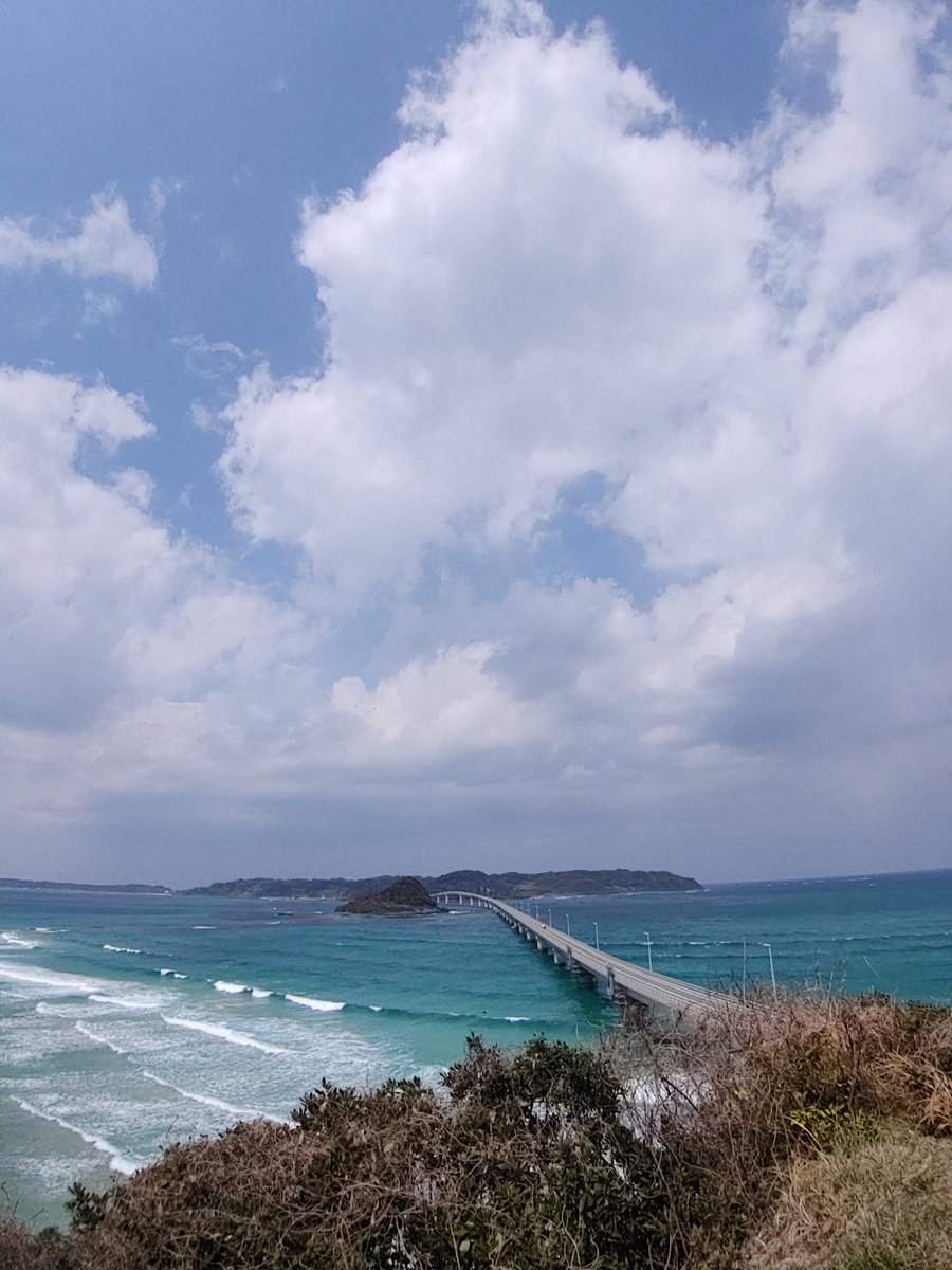 GUTARA_zono's tweet photo. 角島大橋と龍宮の潮吹きどちらも絶景だった！ https://t.co/1dqnecElON