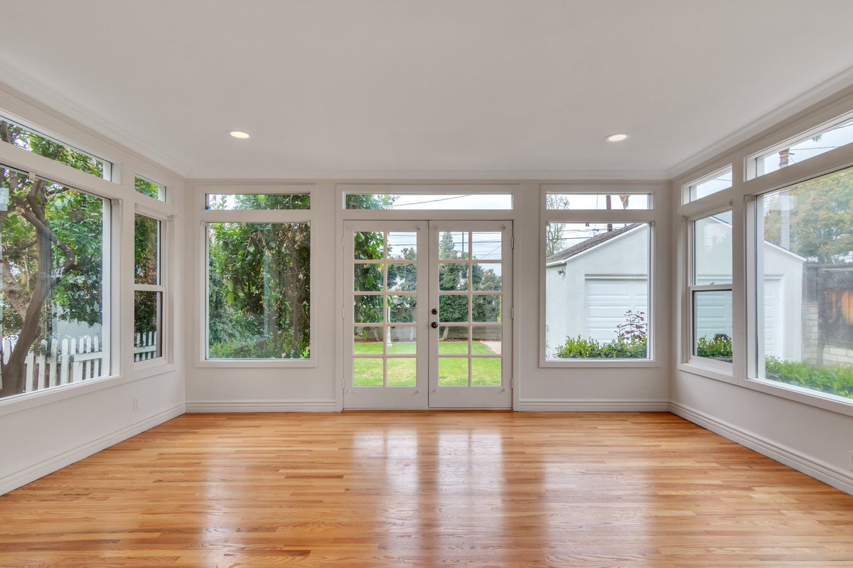 GroupUnlocked's tweet photo. #Coming #soon to #Alhambra #California  This cute home boasts tons of natural light from tons of customs widows. 2/2 https://t.co/9zZW8ax8Zn