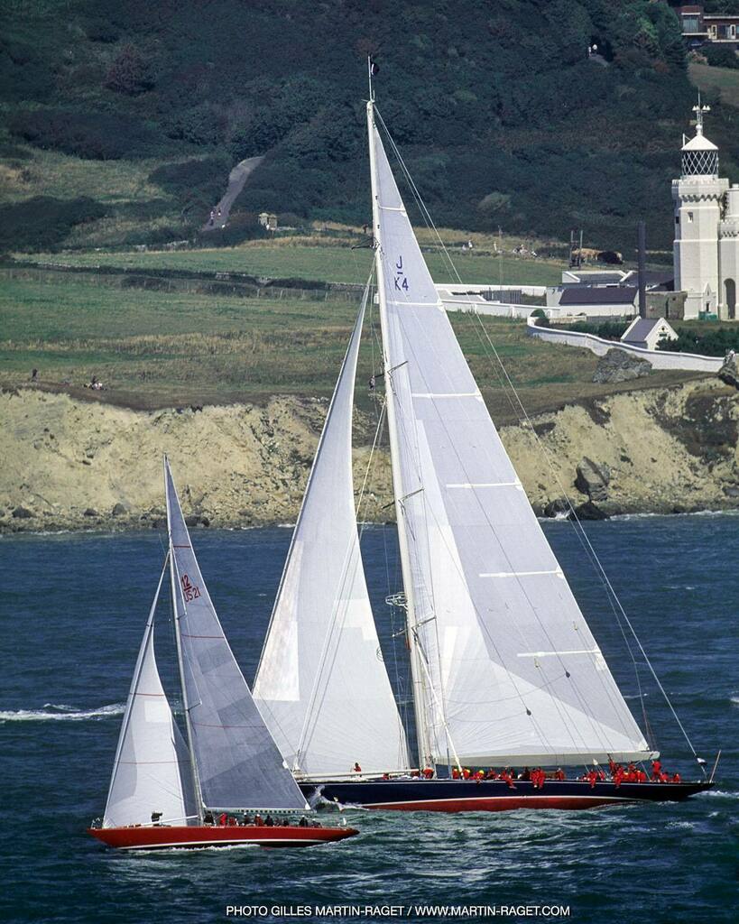 GilMartinRaget's tweet photo. Past America’s cup yachts racing around the Isle of Wight (#jclass Endeavour, #12meter class American Eagle). Just saying... #emiratesteamnz #ineosteamuk #americascup #sailing #yachting #instasail #yachtracing #regatta #sailstagram #sailingstagram #sailo… https://t.co/GK6L7LIQnf https://t.co/QvCDQ3qsgU