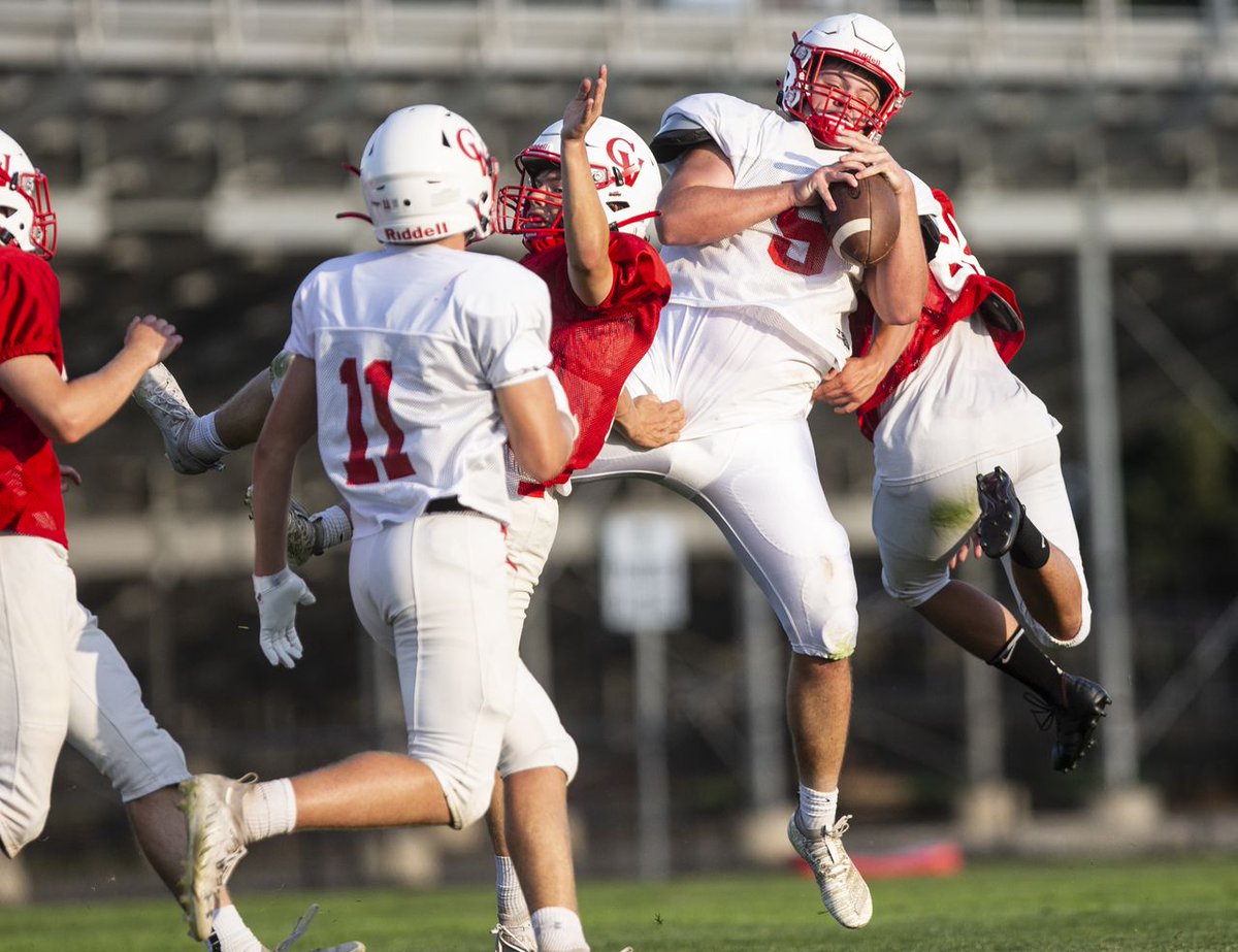 pennhsfootball's tweet photo. Cumberland Valley’s Luke Wellman makes his college pick https://t.co/r18i7th9Sf https://t.co/XeiZAThq3c