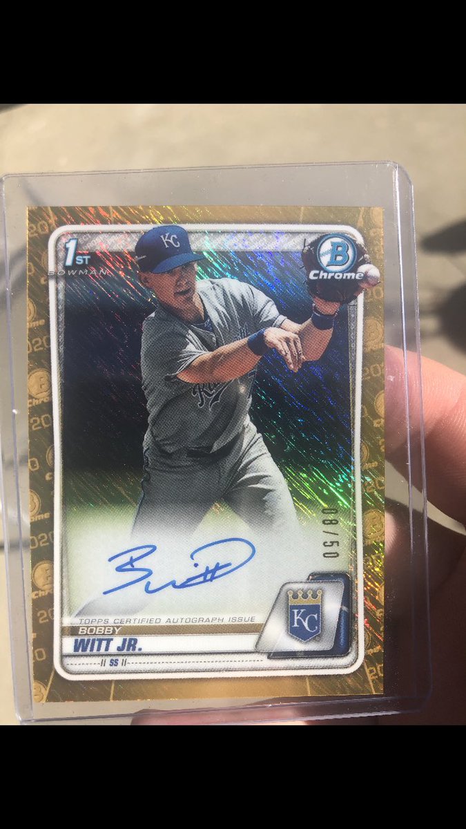 scty734's tweet photo. @HobbyConnector looks perfect $8000 asking. Possible psa 10 https://t.co/3JdZH7bhL2