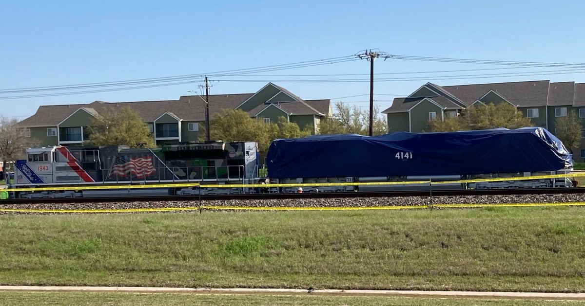 UnionPacific's tweet photo. #UP4141, The George H.W. Bush locomotive, returns to @TAMU for permanent display at the @Bush41Library, accompanied #UP1943, "The Spirit." Locomotive Engineer June Nobles and Conductor Randy Kuhaneck, who operated the funeral train, also handled this final move for #UP4141. https://t.co/z8Vcysy1Pe