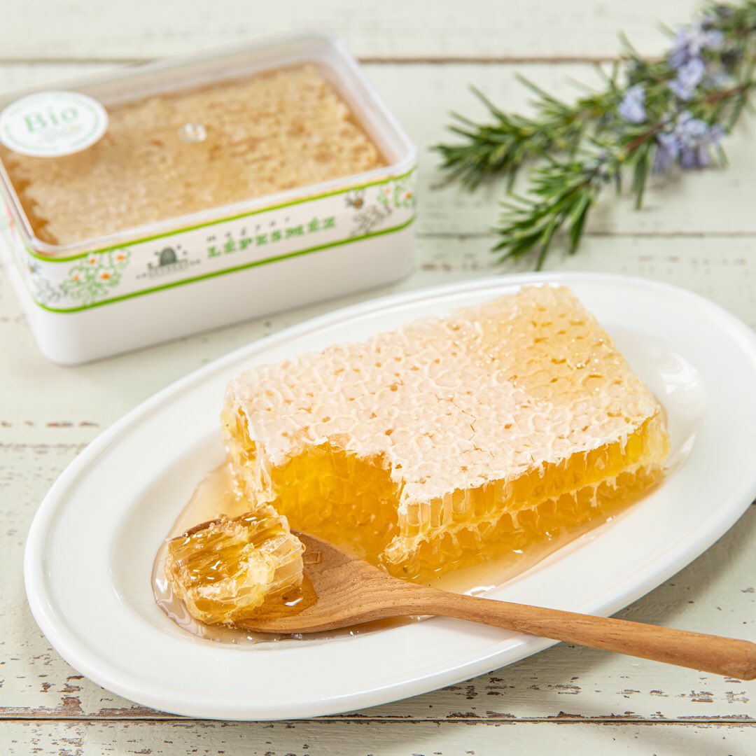 Bio C Bon ビオセボン ギフトにもぴったり きっと喜んでもらえますよ 春のゆるゆるとした おうち時間 を楽しんでくださいね ハンガリー産オーガニックコムハニー 0g 1 728円 税込 コムハニー 巣蜜 オーガニックハニー はちみつ ハチミツ