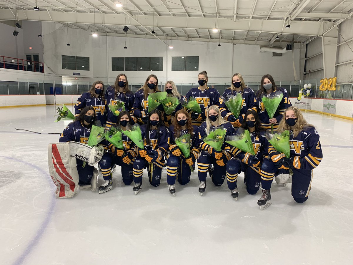 FVRush_aaa's tweet photo. Today is celebrated our graduating seniors! No matter how long you were with the program you left a legacy and an impact on this program! On behalf of all the returning players, all the players to come and the coaching staff - THANK YOU! 💙⚒🏒💛 https://t.co/ii0UbbaIE4