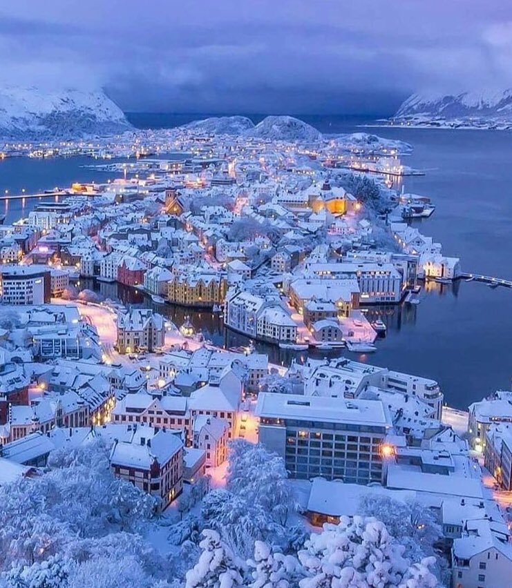 xFuzz__'s tweet photo. Noruega https://t.co/22BVnAECnq