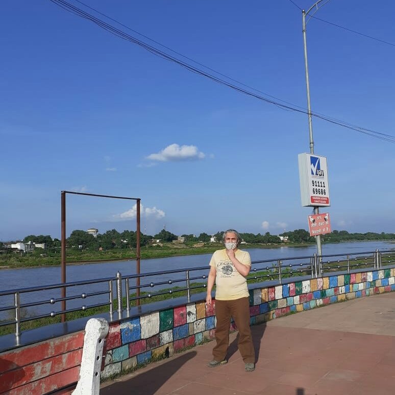 ErrandManish's tweet image. 2: So pick up new, with that, scuffle
Our love rented a place in archive
In later years you mind hog
Could bury the dog and survive
So muzzle or baffle
It&apos;s up to you
You chew up my happiness
It&apos;s veg for you. -- @manishaffirme

#ErrandPoems #Topread #Gotoall
#WorldPoetryDay2021