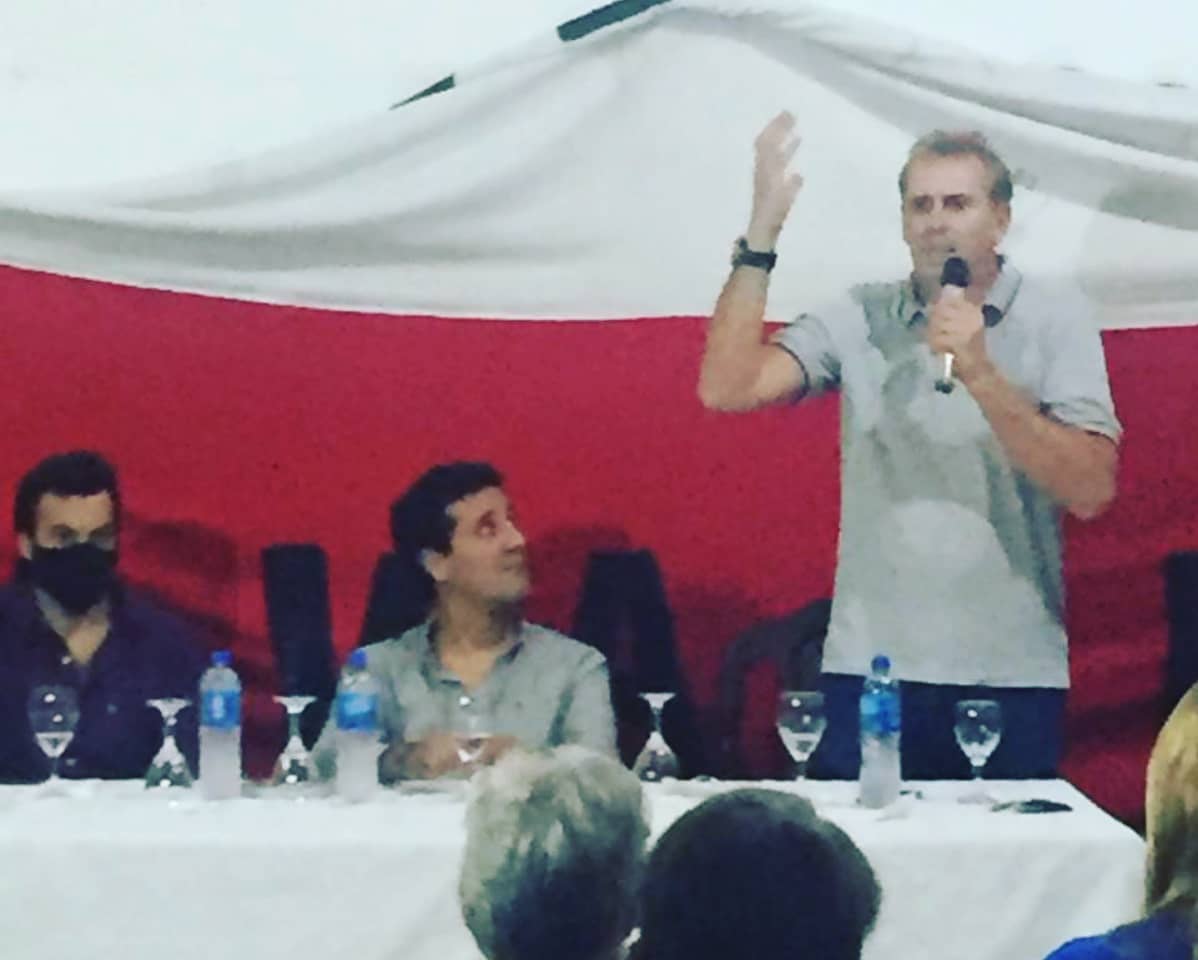 AlvarodLamadrid's tweet photo. Fue un placer recorrer la Pcia juntos  @MaxiAbad y @EricaRevilla  Éste  espaldarazo de la @UCRBuenosAires fortalece @juntoscambioar en la tarea que viene de salvar y rescatar al país para evitar ir a Santa Cruz. Perdió CFK y La Campora en su intromisión para quebrar la coalición. https://t.co/mFx0tjAVlz