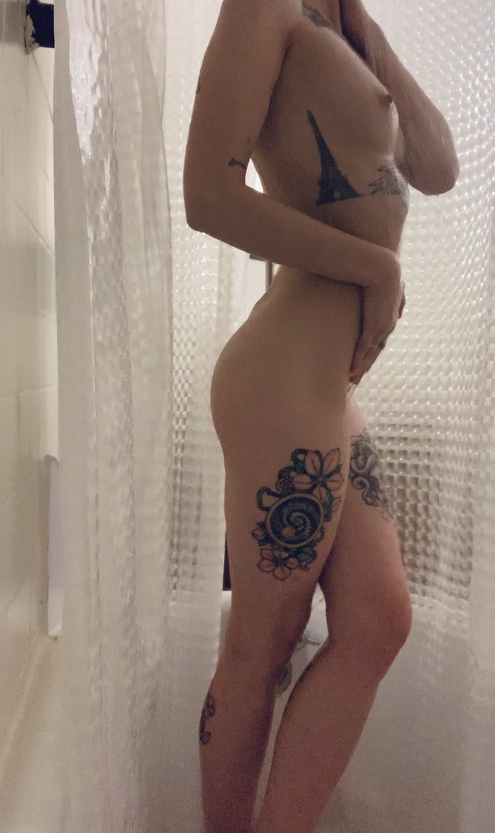 Violet_jane23's tweet photo. Shower with me 😇

https://t.co/Sd65N31hoA

#showerthoughts #showerscene #onlyfans #ofgirl #babygirl #AdultWork #onlyfansworld #contentcreators #contentmarketing #naked #girlswithtattoos https://t.co/daewonmrsL