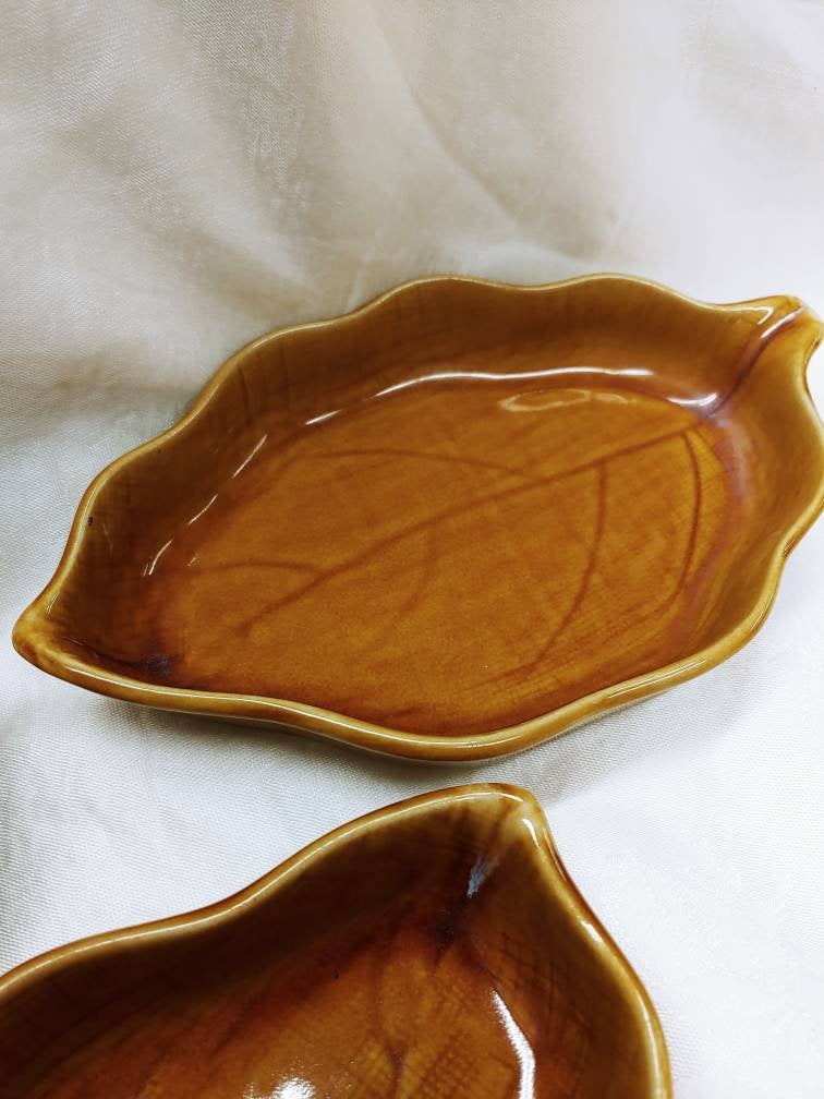 BettysTreasure's tweet image. Set of 3 Rustic Leaf Dishes by MUTI, Vintage Kitchen, Country Kitchen etsy.me/3r82EV8 #servingdish #leafdish #muti #stoneware #bettysattictreasures