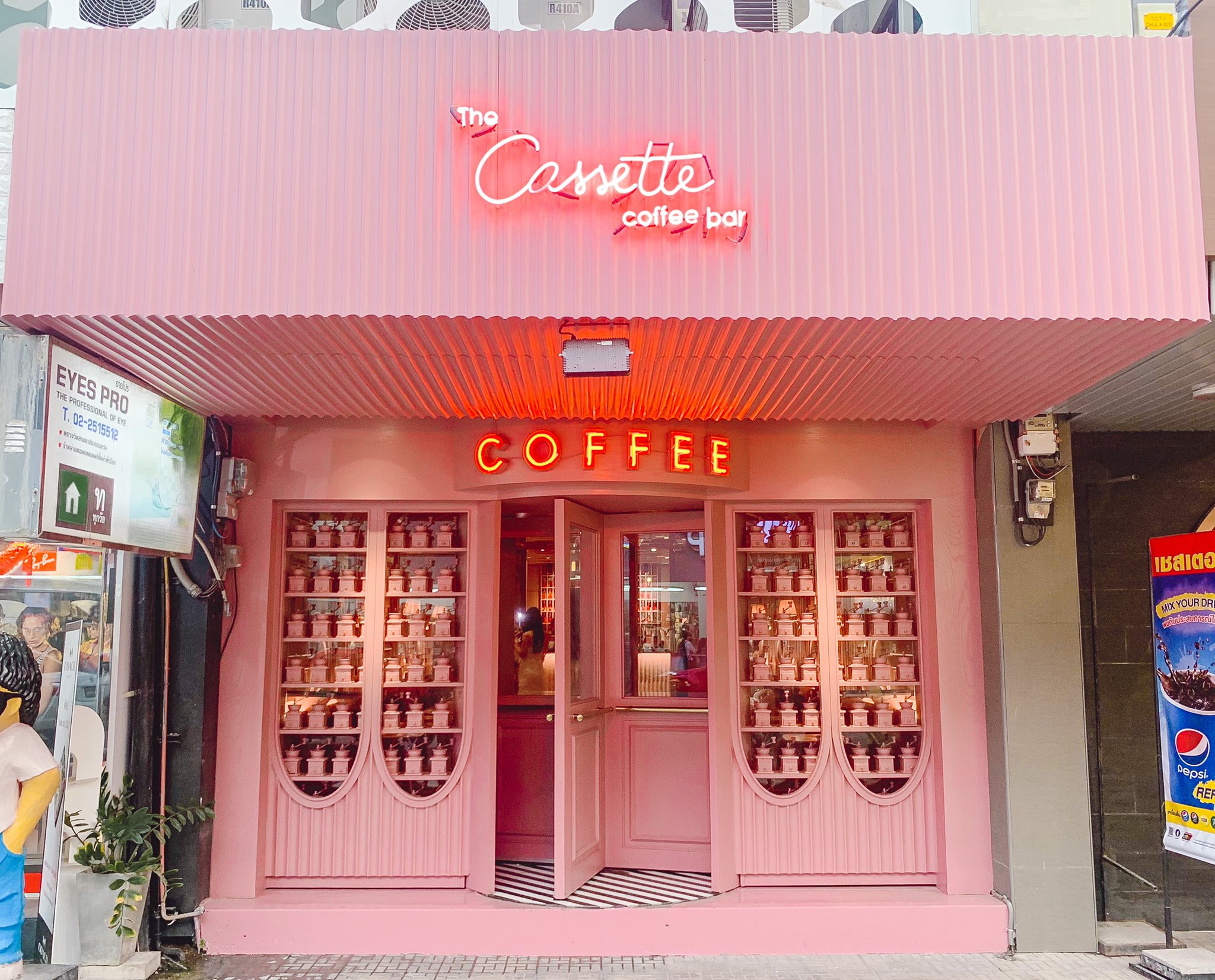 曼谷Cafe | 𝑻𝒉𝒆 𝑪𝒂𝒔𝒔𝒆𝒕𝒕𝒆 𝒄𝒐𝒇𝒇𝒆𝒆 𝒃𝒂𝒓