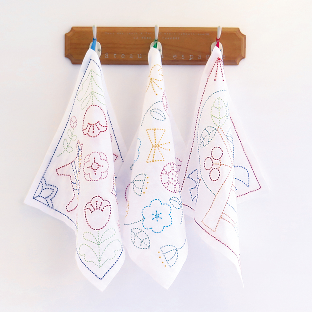 オリムパス製絲株式会社 公式 北欧モチーフの花ふきんをご紹介 日本の伝統刺しゅうである 刺し子 を気軽に暮らしのインテリアにお使いいただけるイラスト柄もご用意しています 植物やトナカイなどの北欧を彷彿とさせる愛らしいモチーフが刺していて オリムパス製絲株式会社 公式 北欧モチーフの花ふきんをご紹介 日本の伝統刺しゅうである 刺し子 を気軽に暮らしのインテリアにお使いいただけるイラスト柄もご用意しています 植物やトナカイなどの北欧を彷彿とさせる愛らしいモチーフが刺していて